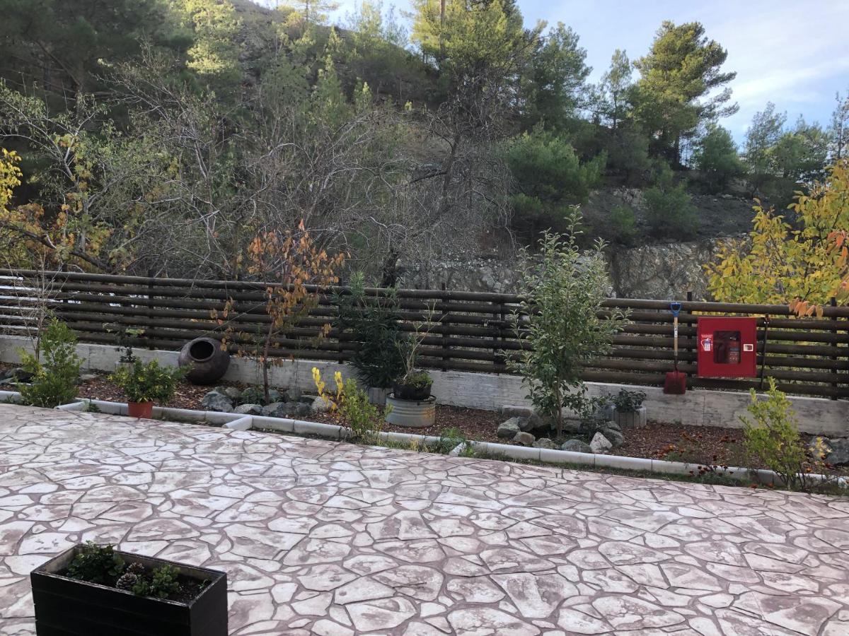 Diamond Stone Wooden Guest House Chandria Экстерьер фото