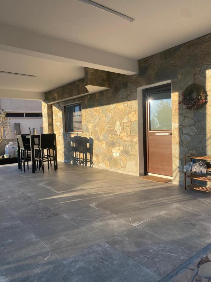 Diamond Stone Wooden Guest House Chandria Экстерьер фото